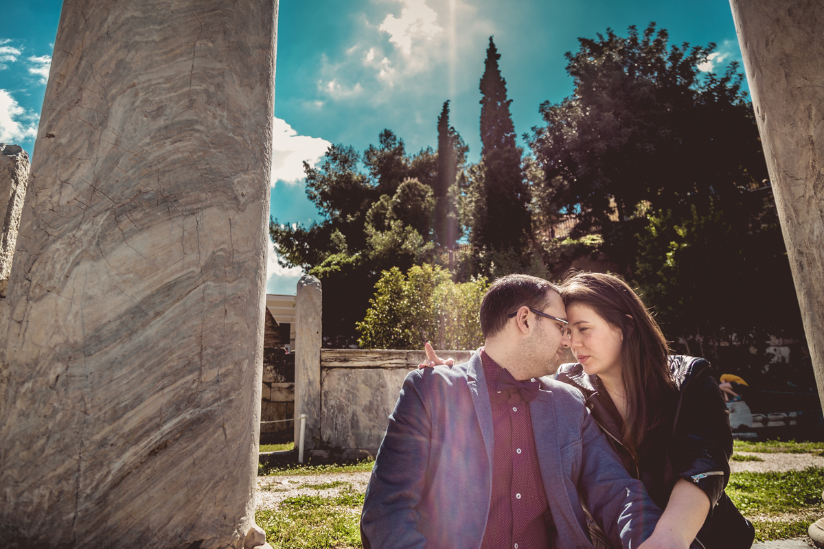 Prewedding φωτογράφιση στην Αρχαία Αγορά και στο Λόφο Νυμφών από την Fotomoments4u.gr και τον φωτογράφο γάμου Ιάκωβο Στρίκη